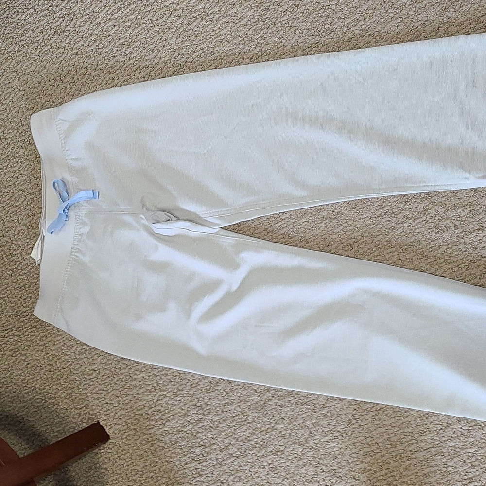 Figs Light Space Gray livingston